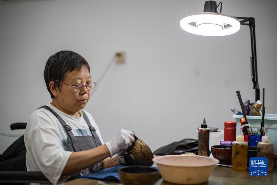 百万疯狂炸金花